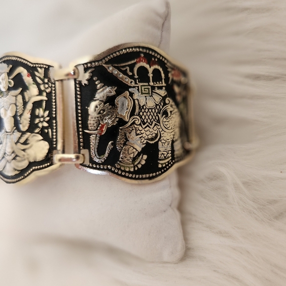 Vintage Traditional Motif Silver Tone Bracelet - Picture 8 of 12